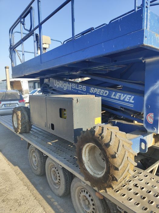 Închiriez .Vand nacele foarfeca 8 m  . Nacela 4x4 10 m .lift  genie.
