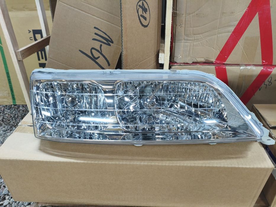 Фары передние Тойота Марк 2 100