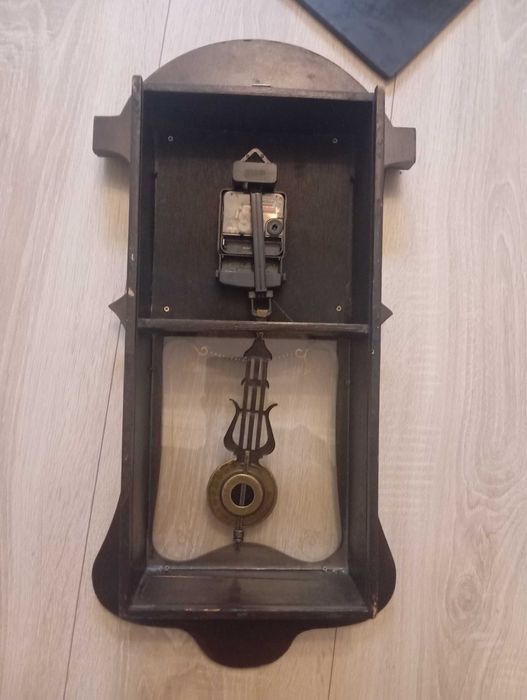 Vând ceas de perete cu pendul