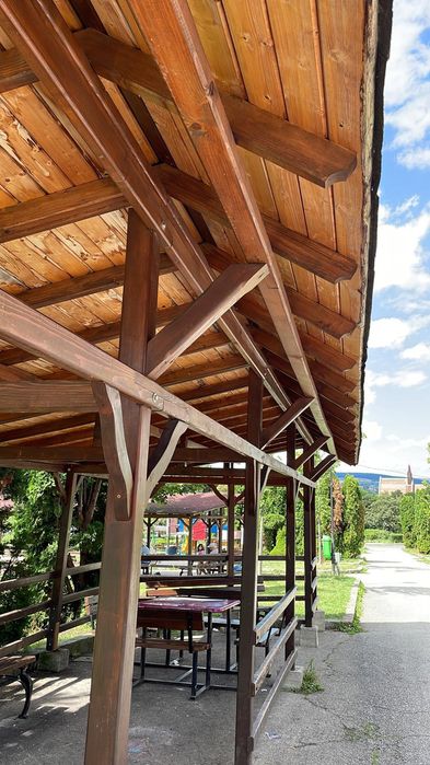 Firma Executăm case la rosu acoperișuri modificări placări polistiren