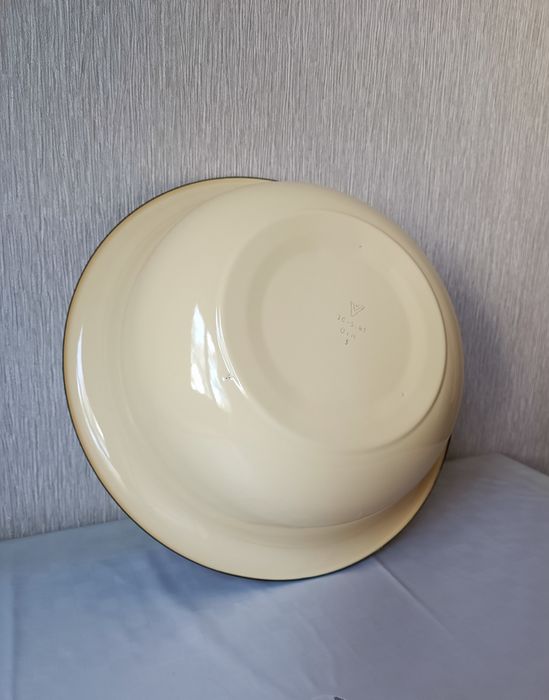 Продам таз эмалированный