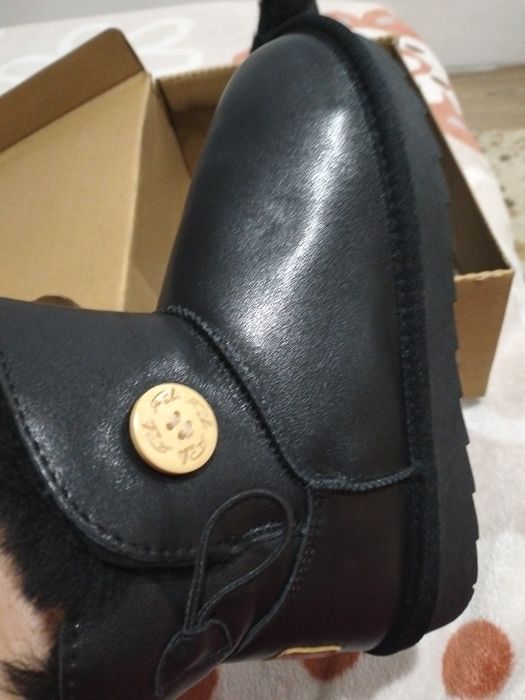 Продам угги женские