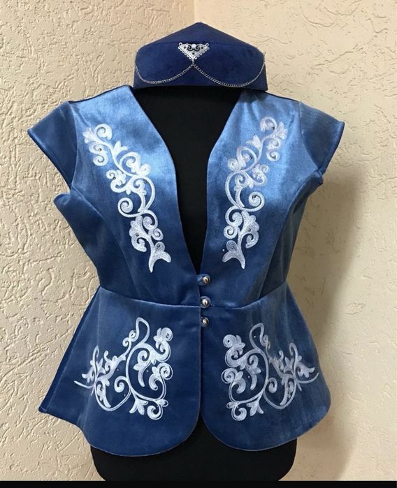 Национальные жилетки для мальчиков и девочек