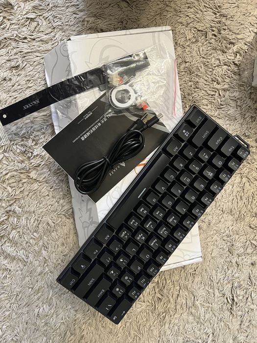 Продам клавиатуру