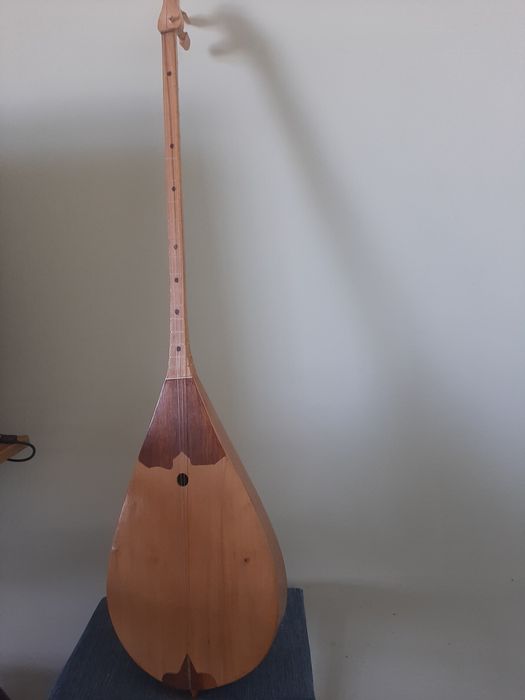 Домбыра музыкальный инструмент