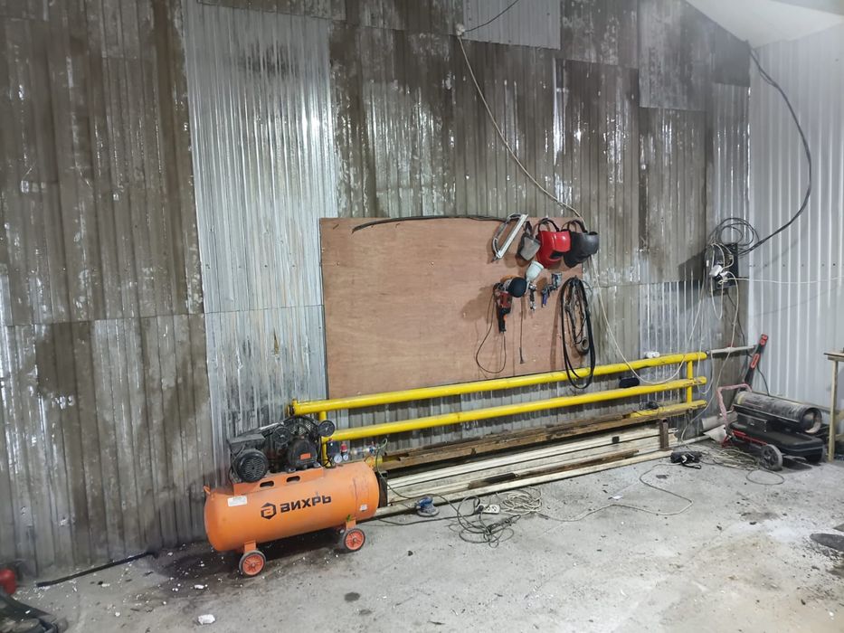 Помещение бокс под сто