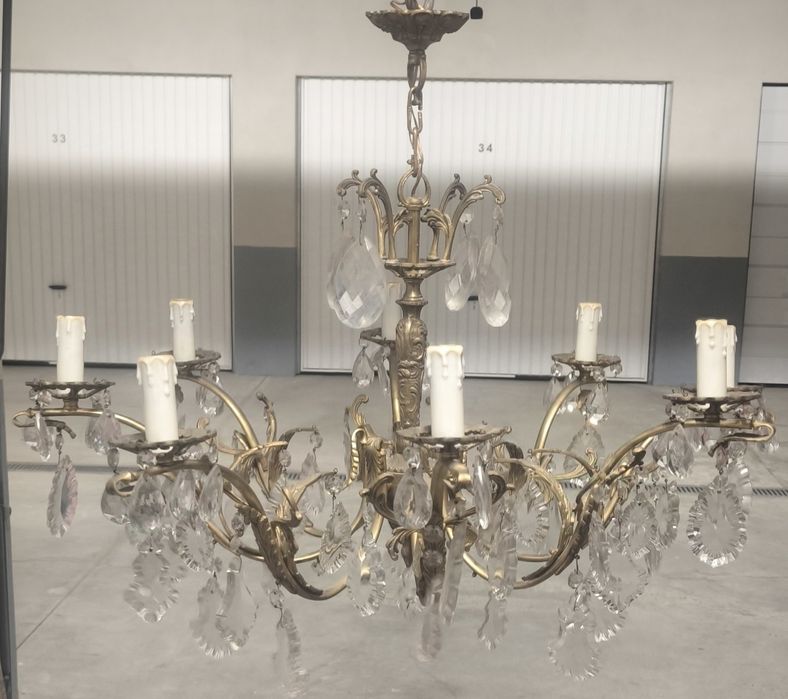 Класически месингов полилей с кристали