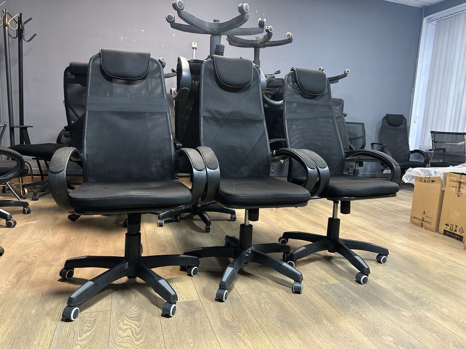 Продам офисные кресла