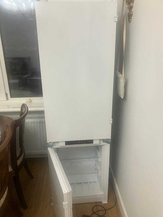 Холодильник Hotpoint Ariston