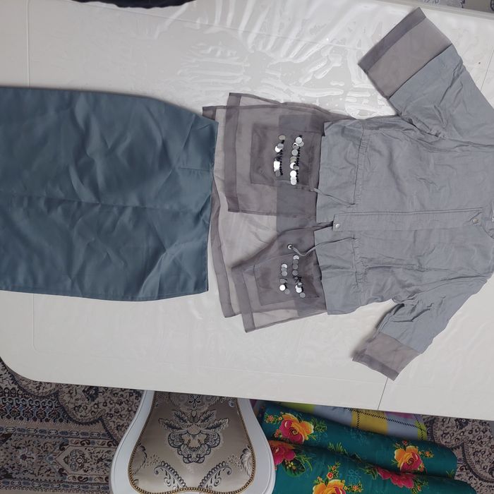 Продаётся платье и двойка