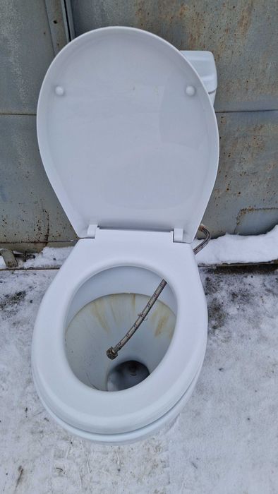 Продается унитаз