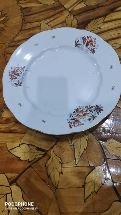 Большое красивое  блюдо, производство СССР, диаметр 35 см.