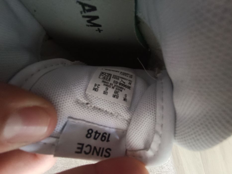 Vând adidași puma unisex