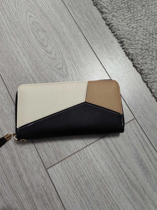 Стилно дамско портмоне