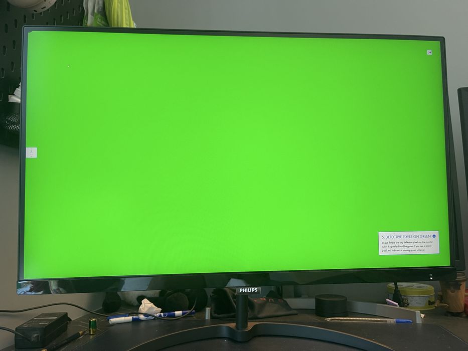 Monitor4k led ips 27 inch philips cu defect in colt 3840x2160