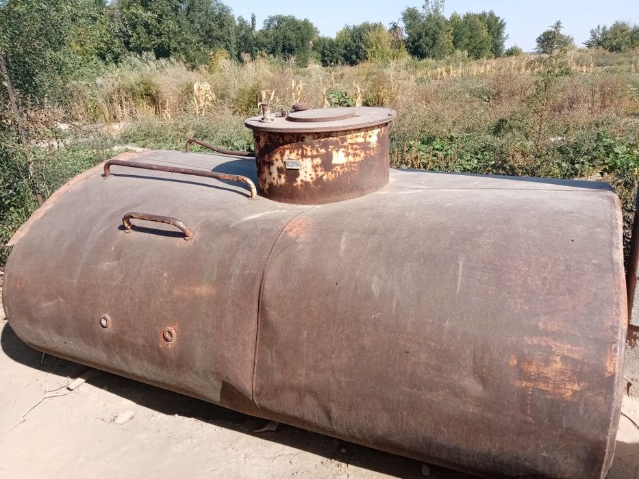 Продам цистерну.
