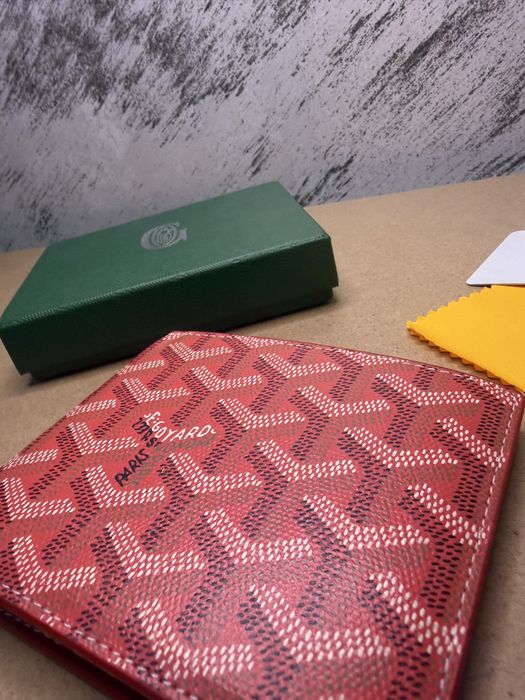 Портфейли Goyard