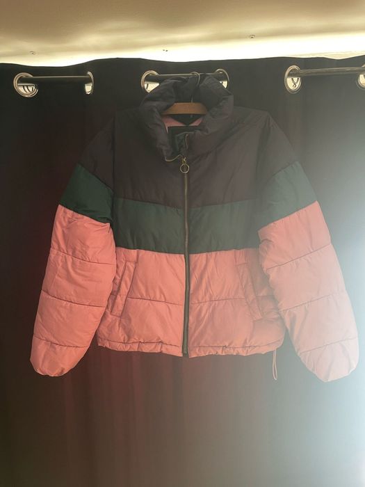 Vând geaca holister