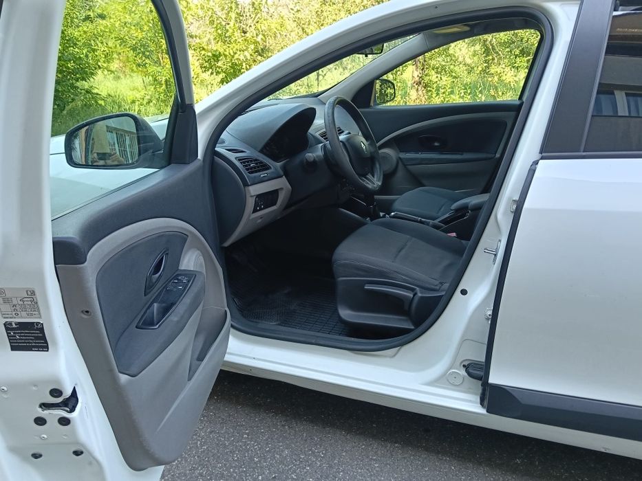 RENAULT Fluence 2011 — imagine 5