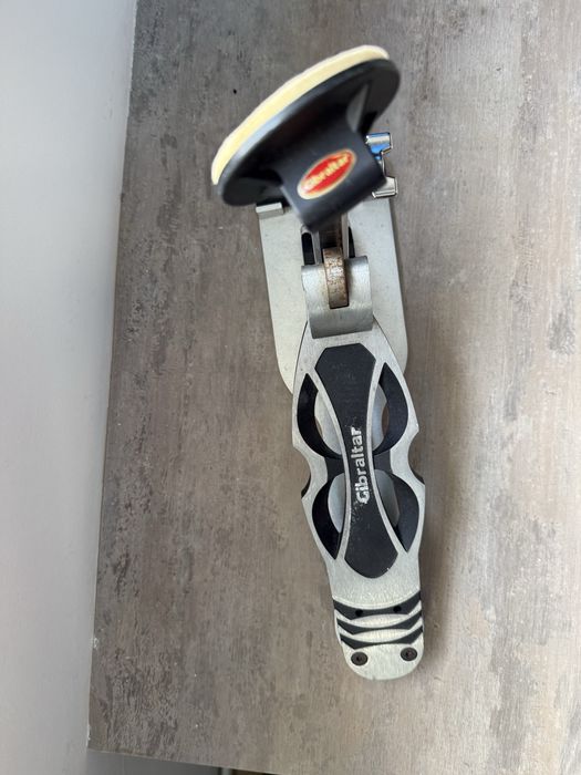 Pedală pentru tobe bass