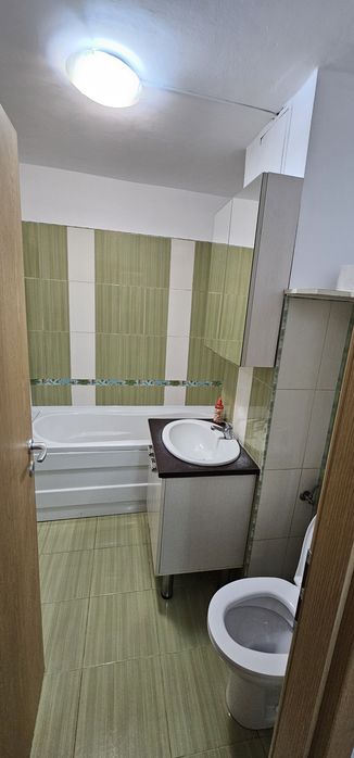 Inchiriez ap. 2 camere decomandat, complet mobilat si utilat, situat intr-un bloc izolat termic
