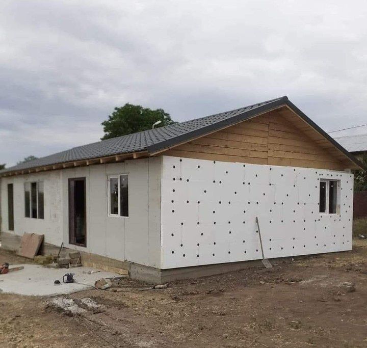 Case modulare pe structura metalica