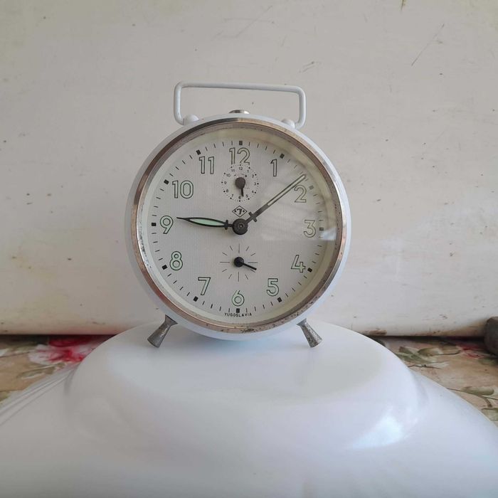 Ceas desteptator mecanic JNSA fabricat in fosta YUGOSLAVIA