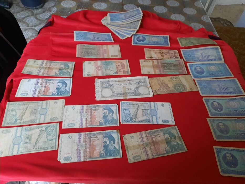 Bancnote și monede vechi