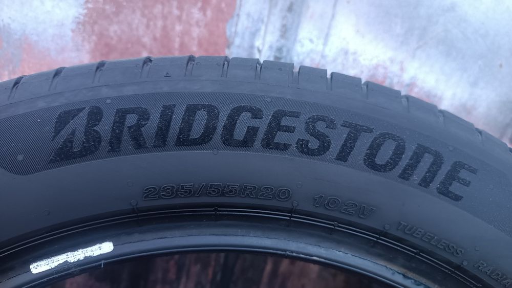 235/55/20 Bridgestone Дот 3724