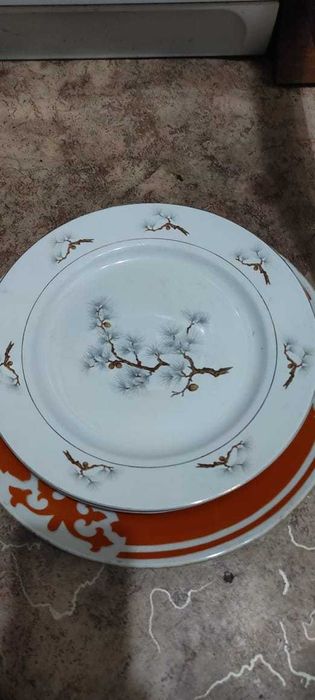 Продам большие тарелки