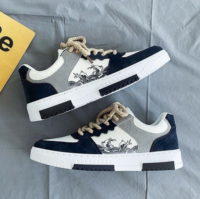 Кроссовки классические