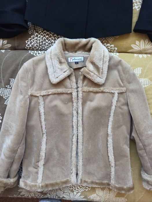 Продавам дамско кожухче