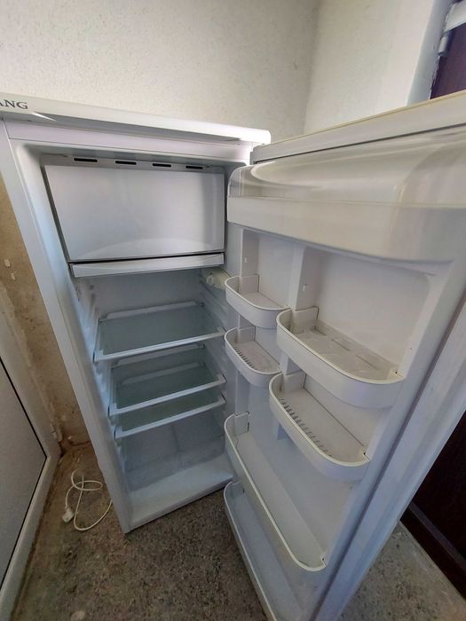 Продавам хладилник