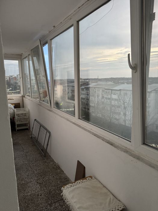 Inchiriez  apartament 3 camere