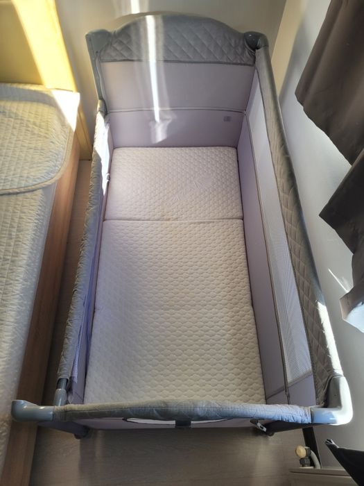 Бебешка кошара с падаща преграда