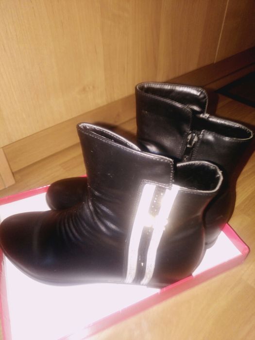 Продам подростковые ботинки