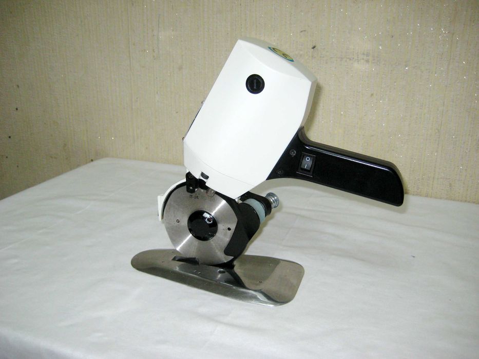 Раскройный нож дисковый JUITA оригинал для ткани почти новым состояни