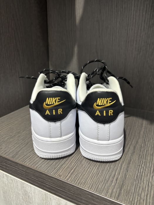 nike air force 1  white /black/gold