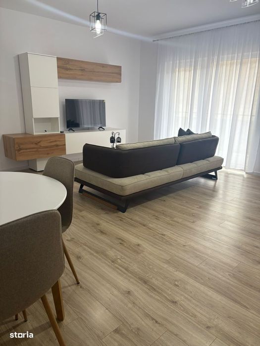 De inchiriat apartament 2 camere cu terasa si parcare