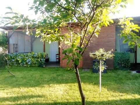 Дава под наем  озаведено бунгало до брега в Карияни-2500 евро/12 м.