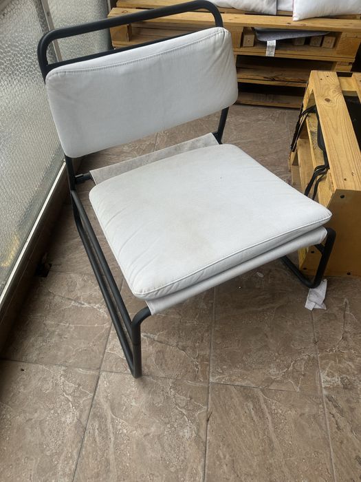 Продавам стол за балкон