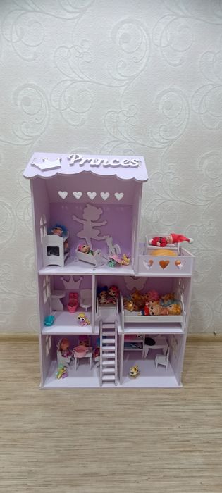 Кукольный домик .