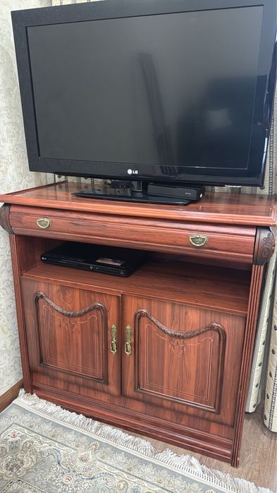 Продам комод под телевизор