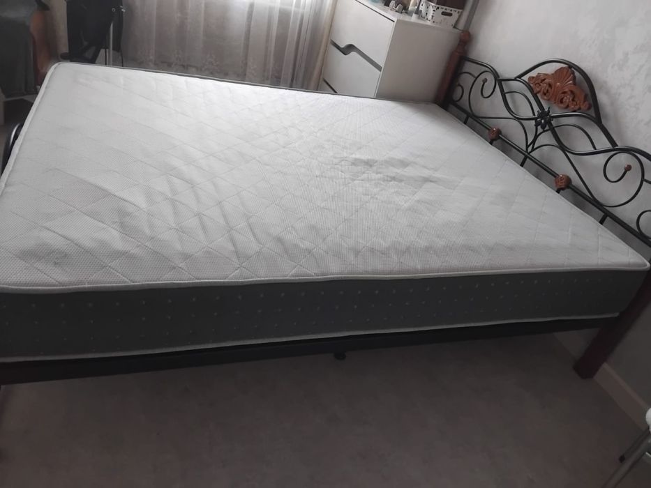 Продам диван двухспальный