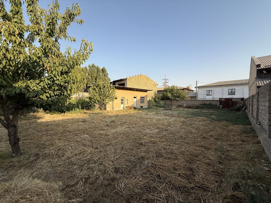 Tashgres da 6-sotix yer sotiladi srochna