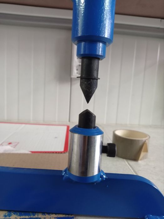 Машина за рязане (чупене) на керемиди,  гилотина за керемиди