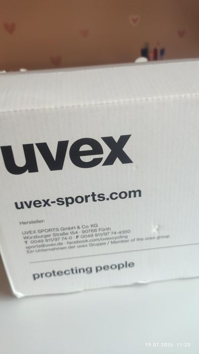 велосипедна каска UVEX