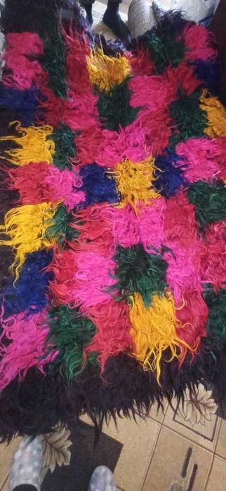 Кичени халища, пъстри козяци и  китеник !