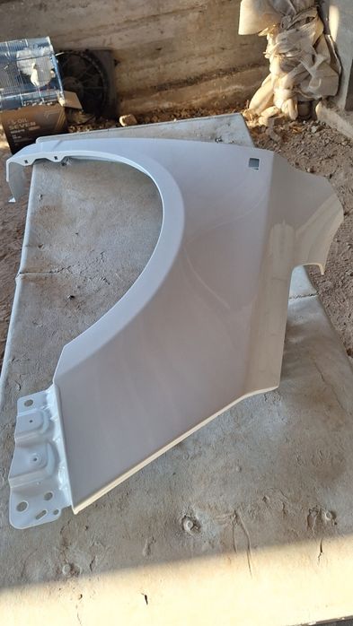 Кобальт передний правий крило