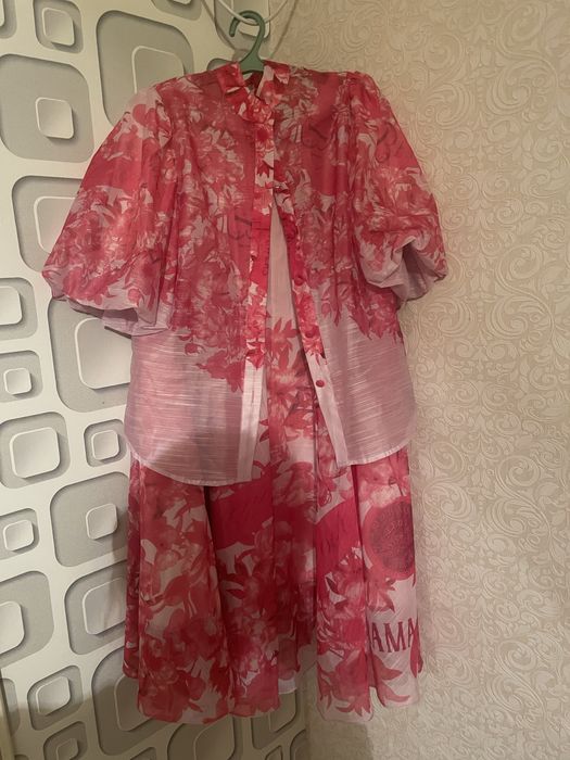 Продаются  платья бу